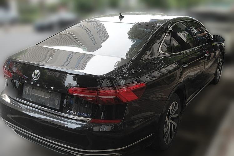Used Volkswagen Passat New Energy 2019 430 PHEV Hybrid Luxury Edition Rear Right 45 Deg