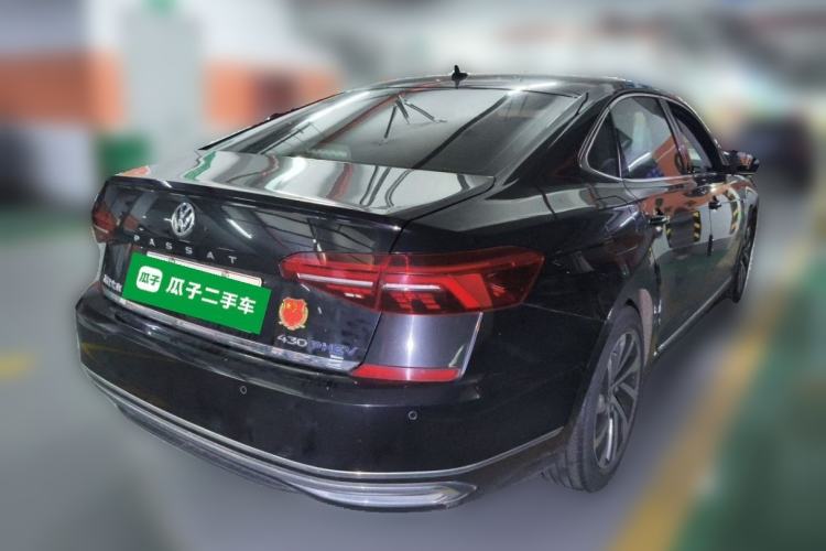Used Volkswagen Passat New Energy 2019 430 PHEV Hybrid Luxury Edition Rear Right 45 Deg