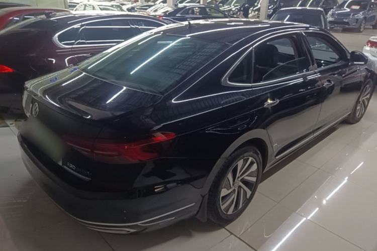 Used Volkswagen Passat New Energy 2019 430 PHEV Hybrid Luxury Edition Rear Right 45 Deg