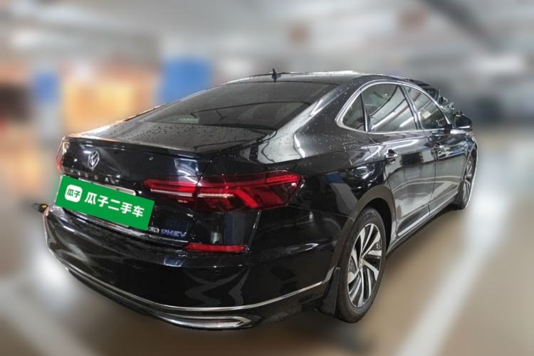 Used Volkswagen Passat New Energy 2019 430 PHEV Hybrid Luxury Edition Rear Right 45 Deg