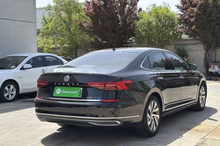 Used Volkswagen Passat New Energy 2019 430 PHEV Hybrid Luxury Edition Rear Right 45 Deg