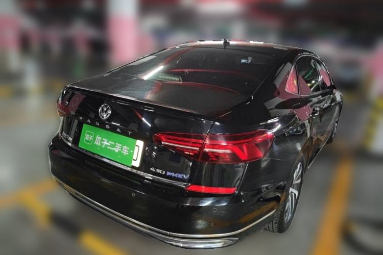 Used Volkswagen Passat New Energy 2019 430 PHEV Hybrid Luxury Edition Rear Right 45 Deg