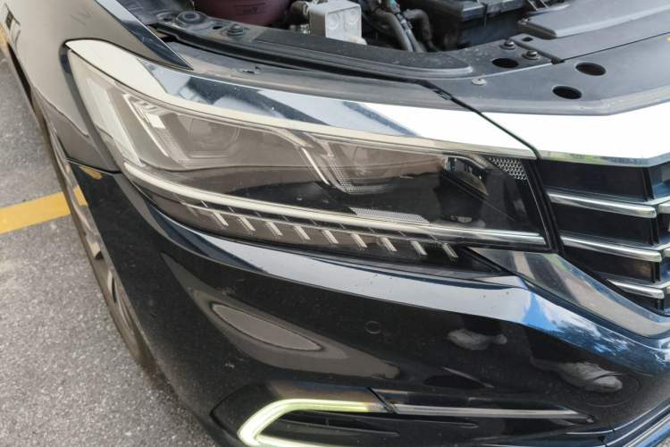 Used Volkswagen Passat New Energy 2019 430 PHEV Hybrid Luxury Edition Right Front Headlight