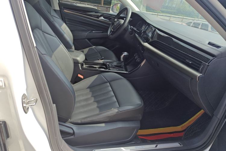 Used Volkswagen Passat New Energy 2019 430 PHEV Hybrid Elite Edition Right Front Seat