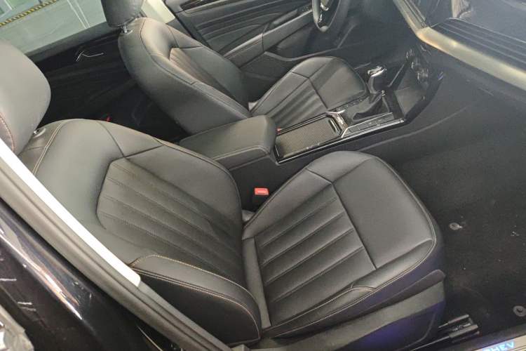 Used Volkswagen Passat New Energy 2019 430 PHEV Hybrid Elite Edition Right Front Seat