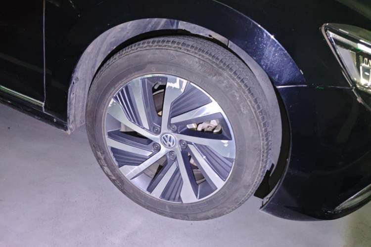 Used Volkswagen Passat New Energy 2019 430 PHEV Hybrid Luxury Edition Right Front Wheel Hub