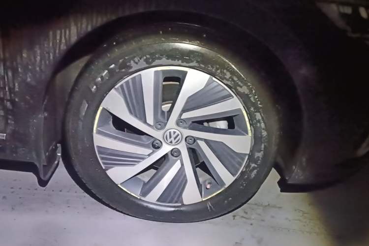 Used Volkswagen Passat New Energy 2019 430 PHEV Hybrid Luxury Edition Right Front Wheel Hub
