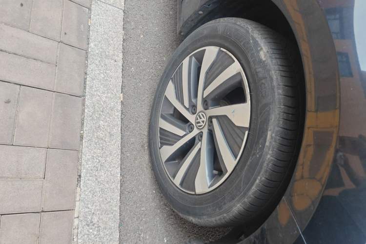 Used Volkswagen Passat New Energy 2019 430 PHEV Hybrid Elite Edition Right Front Wheel Hub