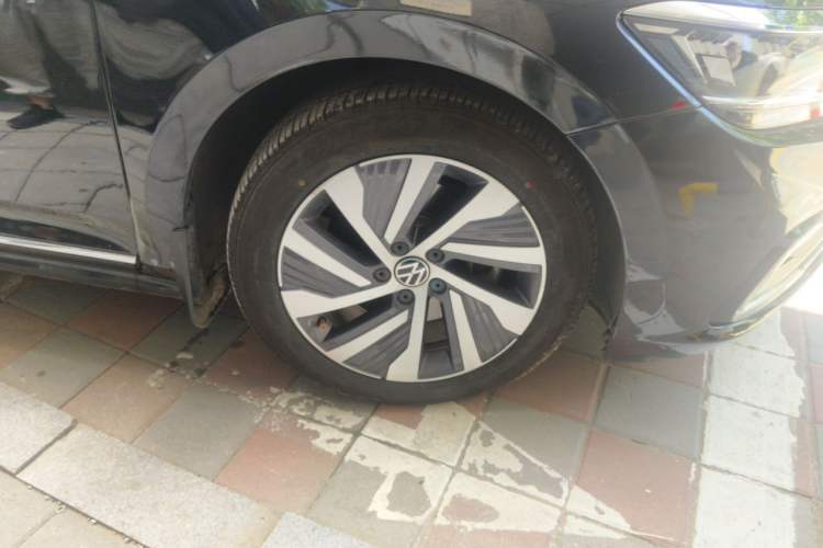 Used Volkswagen Passat New Energy 2019 430 PHEV Hybrid Elite Edition Right Front Wheel Hub