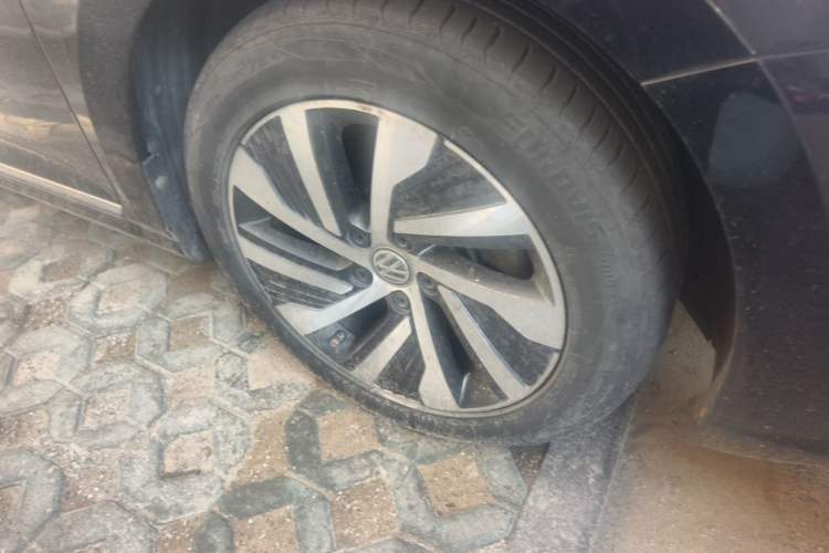 Used Volkswagen Passat New Energy 2019 430 PHEV Hybrid Luxury Edition Right Front Wheel Hub