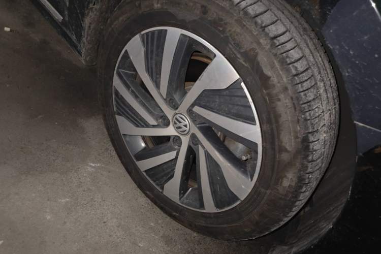 Used Volkswagen Passat New Energy 2019 430 PHEV Hybrid Elite Edition Right Front Wheel Hub