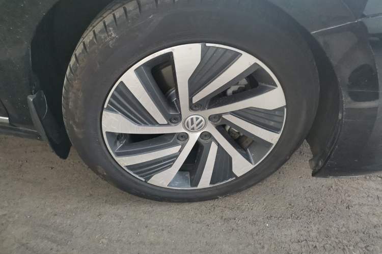Used Volkswagen Passat New Energy 2019 430 PHEV Hybrid Luxury Edition Right Front Wheel Hub