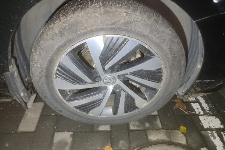 Used Volkswagen Passat New Energy 2019 430 PHEV Hybrid Luxury Edition Right Front Wheel Hub