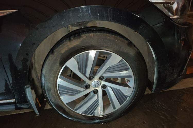 Used Volkswagen Passat New Energy 2019 430 PHEV Hybrid Luxury Edition Right Front Wheel Hub