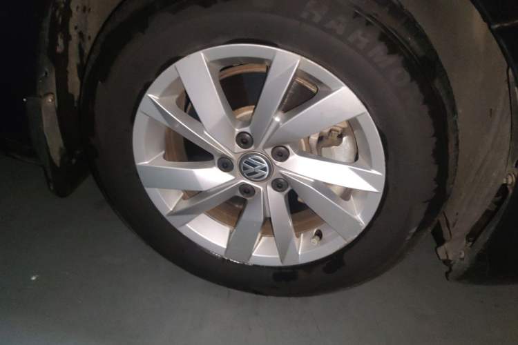 Used Volkswagen Passat New Energy 2019 430 PHEV Hybrid Elite Edition Right Front Wheel Hub