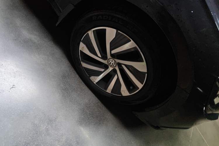 Used Volkswagen Passat New Energy 2019 430 PHEV Hybrid Elite Edition Right Front Wheel Hub