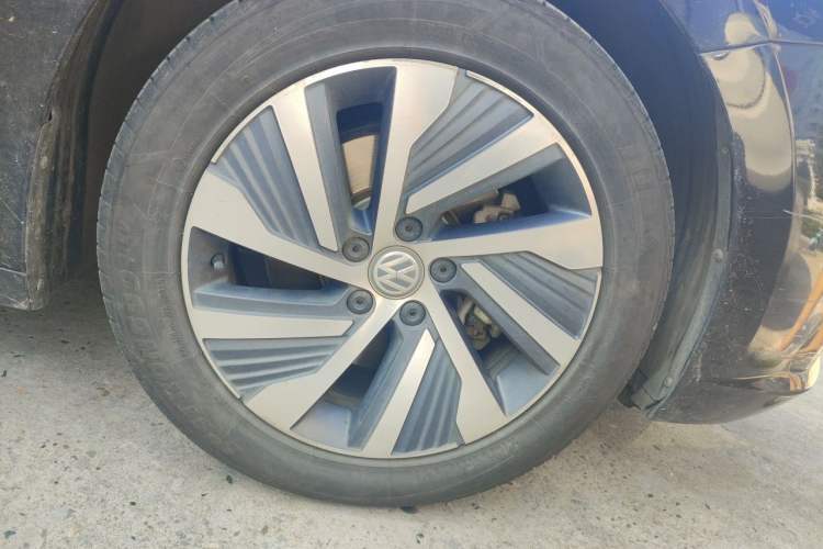 Used Volkswagen Passat New Energy 2019 430 PHEV Hybrid Luxury Edition Right Front Wheel Hub