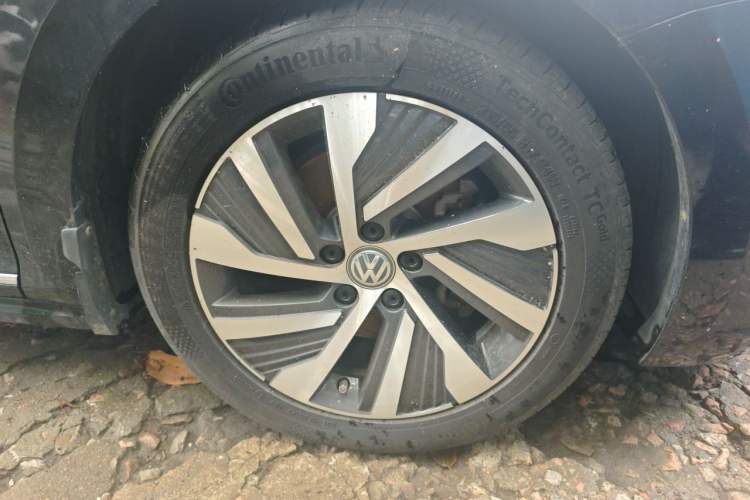 Used Volkswagen Passat New Energy 2019 430 PHEV Hybrid Luxury Edition Right Front Wheel Hub