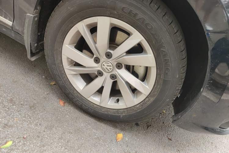 Used Volkswagen Passat New Energy 2019 430 PHEV Hybrid Elite Edition Right Front Wheel Hub