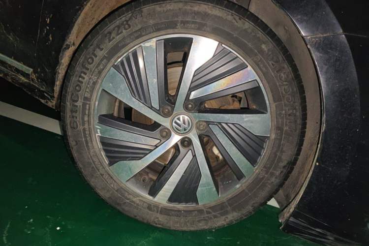 Used Volkswagen Passat New Energy 2019 430 PHEV Hybrid Luxury Edition Right Front Wheel Hub