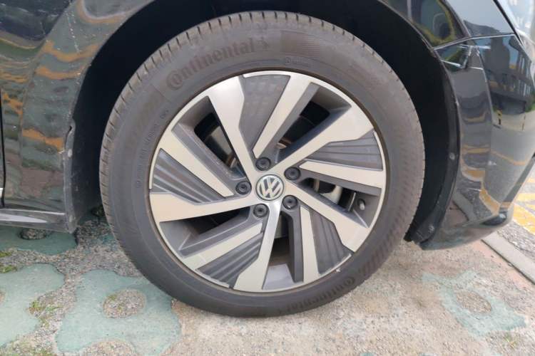 Used Volkswagen Passat New Energy 2019 430 PHEV Hybrid Luxury Edition Right Front Wheel Hub