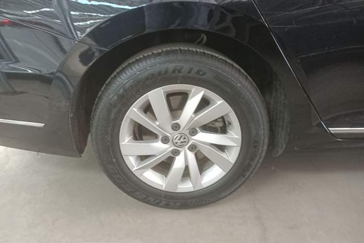 Used Volkswagen Passat New Energy 2019 430 PHEV Hybrid Elite Edition Right Rear Wheel Hub