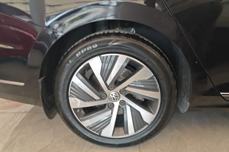 Used Volkswagen Passat New Energy 2019 430 PHEV Hybrid Luxury Edition Right Rear Wheel Hub