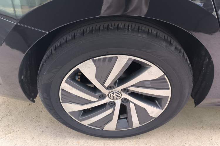 Used Volkswagen Passat New Energy 2019 430 PHEV Hybrid Luxury Edition Right Rear Wheel Hub