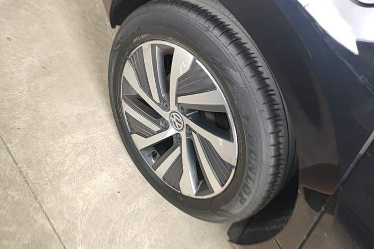 Used Volkswagen Passat New Energy 2019 430 PHEV Hybrid Luxury Edition Right Rear Wheel Hub