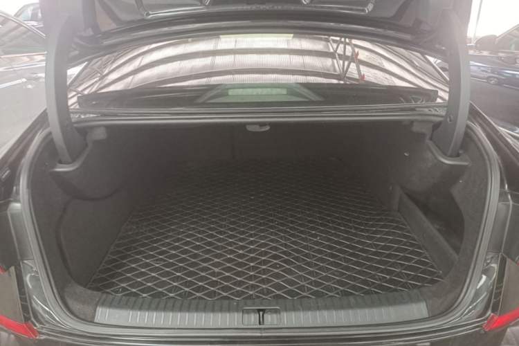 Used Volkswagen Passat New Energy 2019 430 PHEV Hybrid Elite Edition Trunk