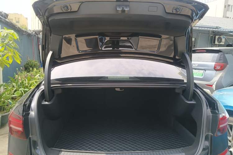 Used Volkswagen Passat New Energy 2019 430 PHEV Hybrid Elite Edition Trunk