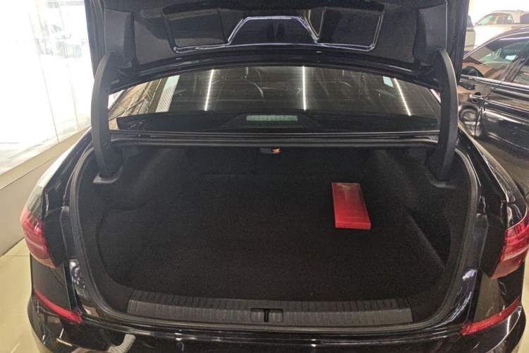 Used Volkswagen Passat New Energy 2019 430 PHEV Hybrid Elite Edition Trunk