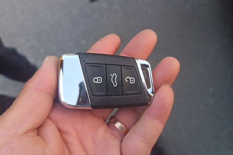 Used Volkswagen Passat New Energy 2019 430 PHEV Hybrid Luxury Edition Vehicle Key