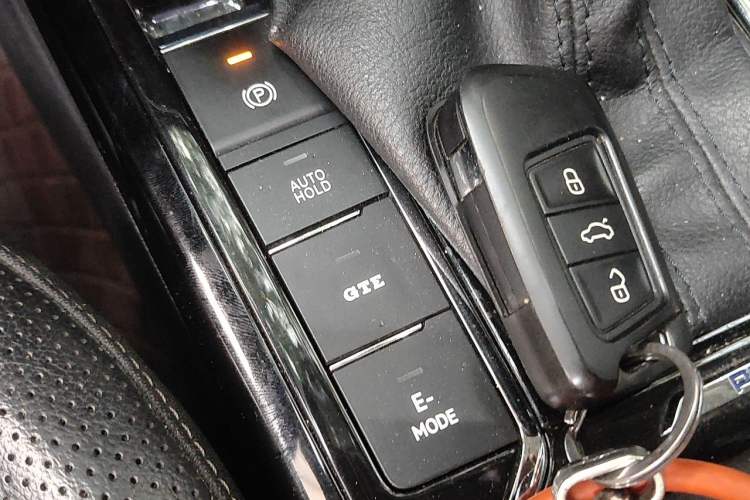 Used Volkswagen Passat New Energy 2019 430 PHEV Hybrid Luxury Edition Vehicle Key