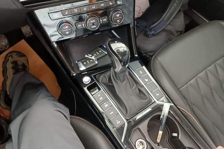 Used Volkswagen Passat New Energy 2019 430 PHEV Hybrid Luxury Edition Gear Lever