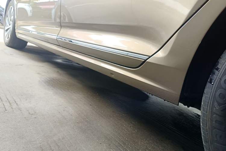 Used Volkswagen Passat New Energy 2019 430 PHEV Hybrid Luxury Edition Left Side Sill