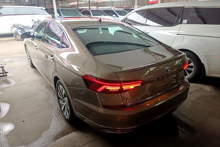 Used Volkswagen Passat New Energy 2019 430 PHEV Hybrid Luxury Edition Rear Left 45 Deg