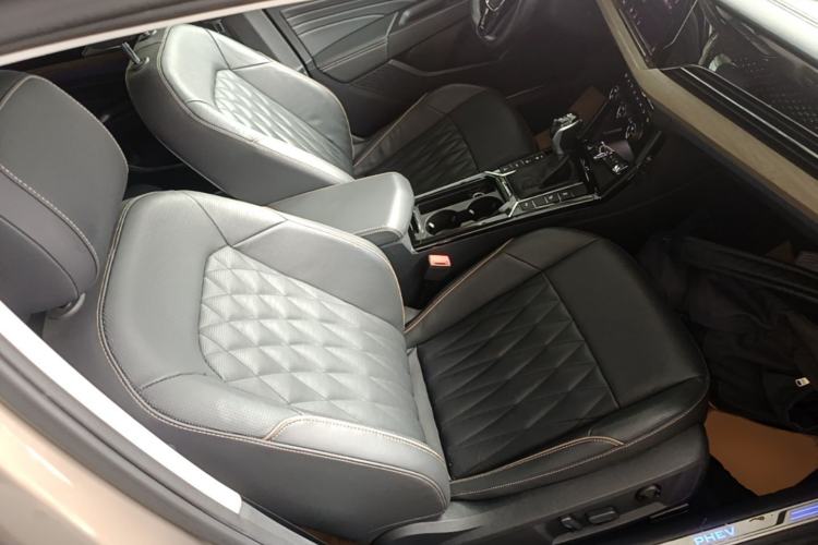 Used Volkswagen Passat New Energy 2019 430 PHEV Hybrid Luxury Edition Right Front Seat