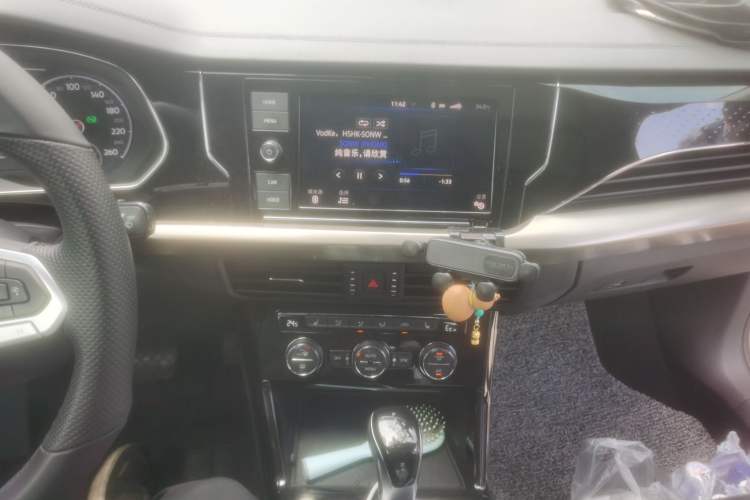 Used Volkswagen Passat New Energy 2019 430 PHEV Hybrid Elite Edition Audio And AC Panel