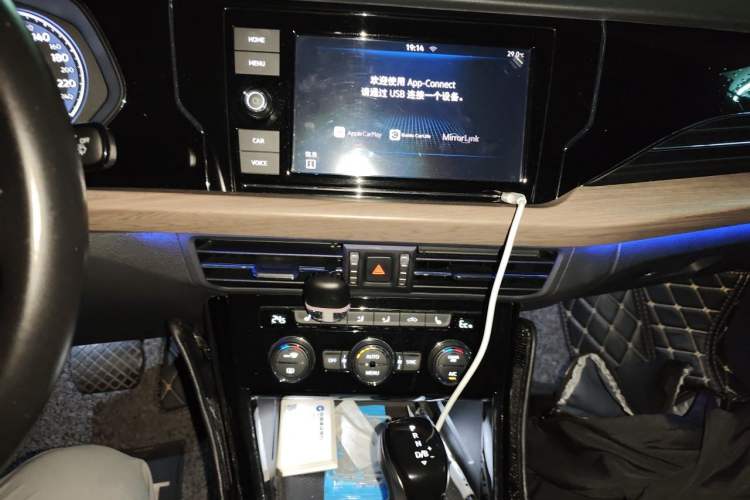 Used Volkswagen Passat New Energy 2019 430 PHEV Hybrid Luxury Edition Audio And AC Panel