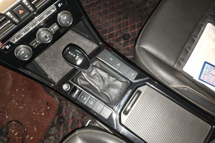 Used Volkswagen Passat New Energy 2019 430 PHEV Hybrid Luxury Edition Gear Lever
