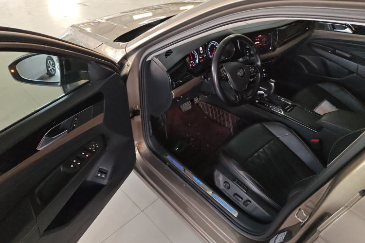 Used Volkswagen Passat New Energy 2019 430 PHEV Hybrid Luxury Edition Interior 3