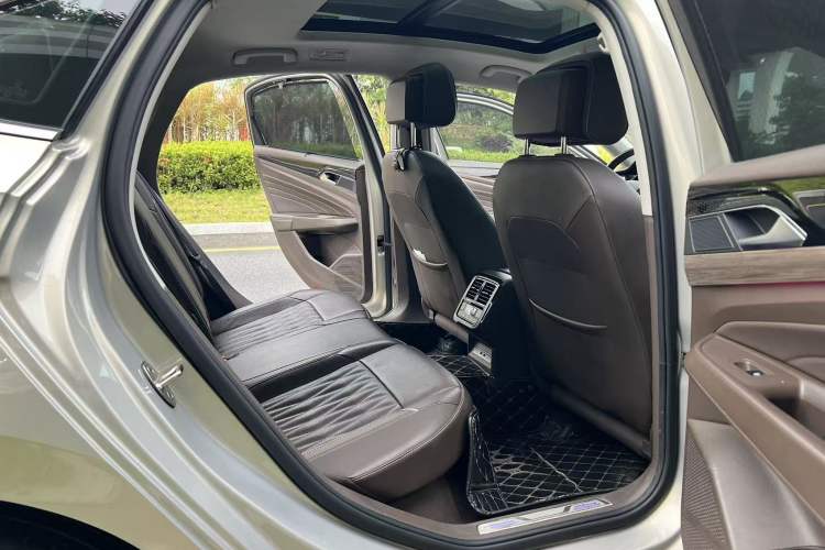 Used Volkswagen Passat New Energy 2019 430 PHEV Hybrid Luxury Edition Interior 3