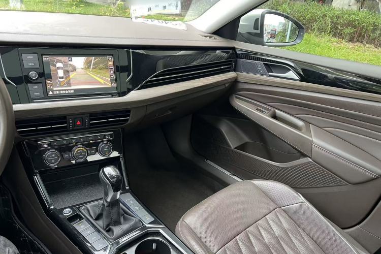Used Volkswagen Passat New Energy 2019 430 PHEV Hybrid Luxury Edition Interior 9