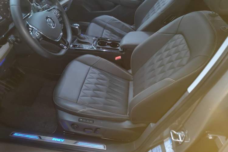 Used Volkswagen Passat New Energy 2019 430 PHEV Hybrid Luxury Edition Left Front Seat
