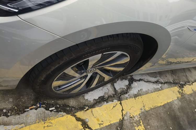 Used Volkswagen Passat New Energy 2019 430 PHEV Hybrid Luxury Edition Left Front Wheel Hub