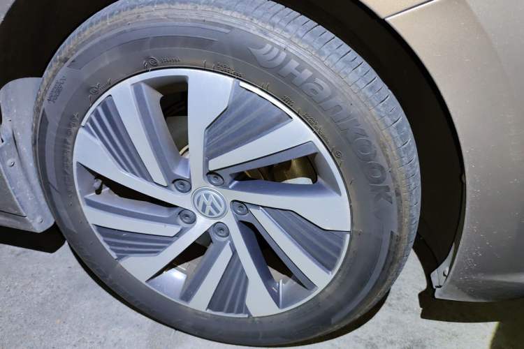 Used Volkswagen Passat New Energy 2019 430 PHEV Hybrid Luxury Edition Right Front Wheel Hub
