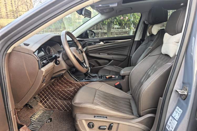 Used Volkswagen Passat New Energy 2019 430 PHEV Hybrid Luxury Edition Interior 2