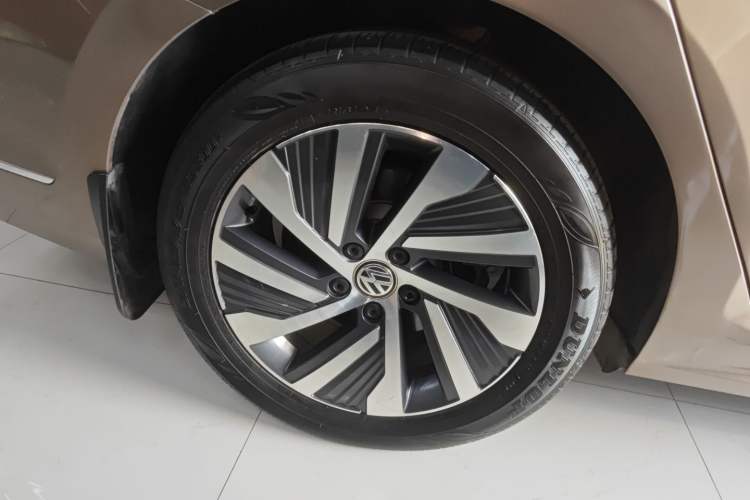 Used Volkswagen Passat New Energy 2019 430 PHEV Hybrid Luxury Edition Right Rear Wheel Hub