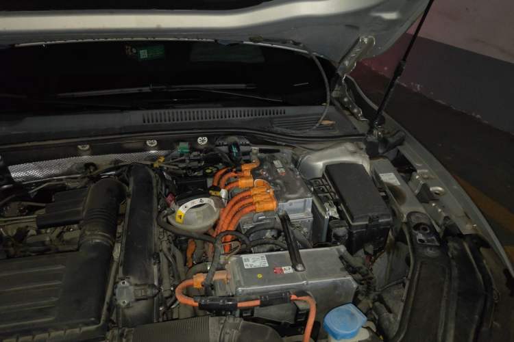 Used Volkswagen Passat New Energy 2019 430 PHEV Hybrid Luxury Edition Engine Bay Left